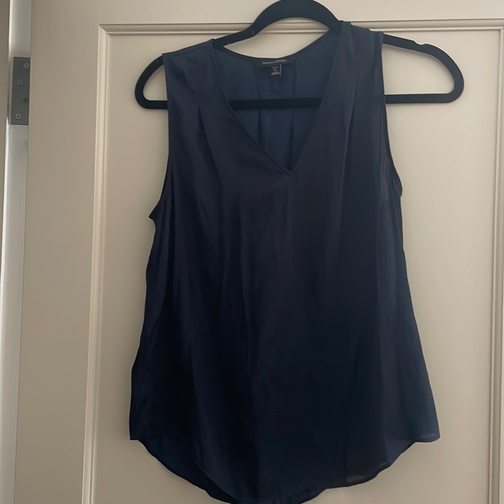 NAVY TOP